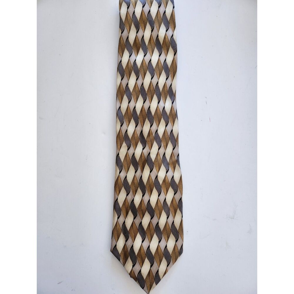 A classic silk necktie 100% silk from Facets